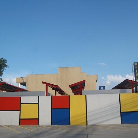 Hotel V Angeles Dış mekan fotoğraf